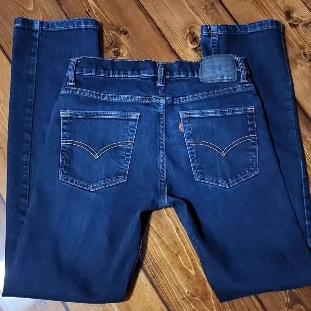 LIKE NEW!Levi's Slim Jeans - Picture 3 of 6